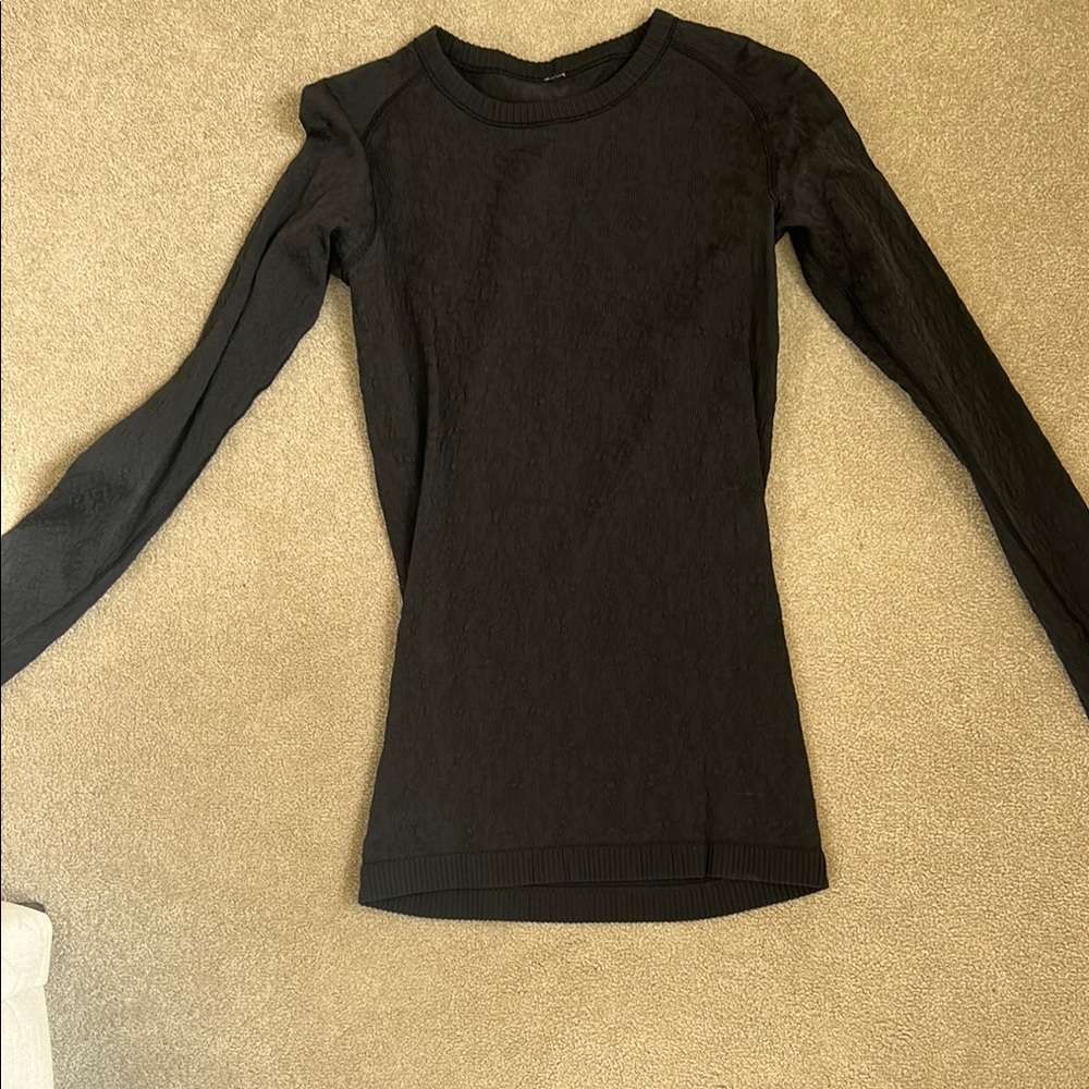 Lululemon Black textured Long Sleeve Top